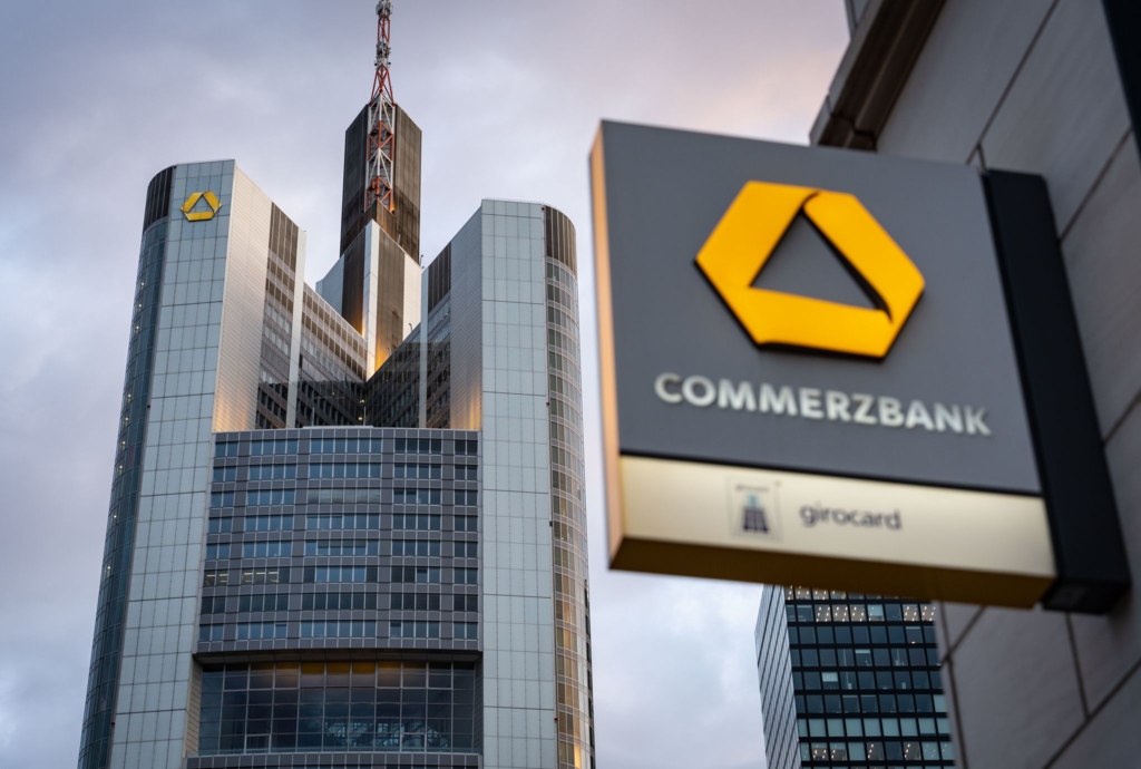 Commerzbank-verdient-mehr-als-erwartet-h-here-Dividende