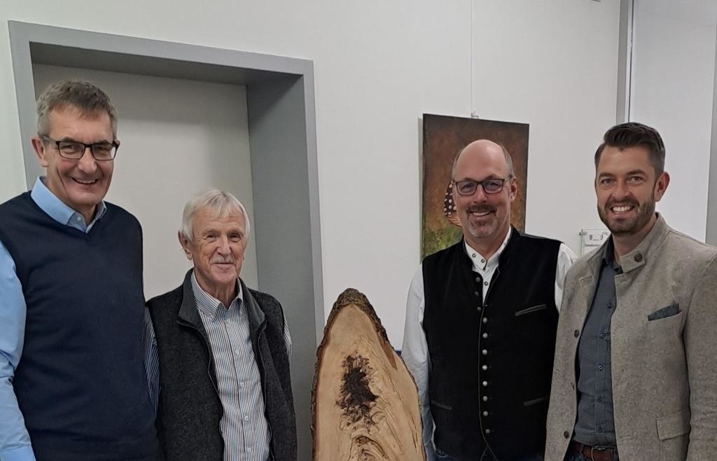 Wie Alt Wird Eine Linde Wie aus einer 400 Jahre alte Linde Kunst wird