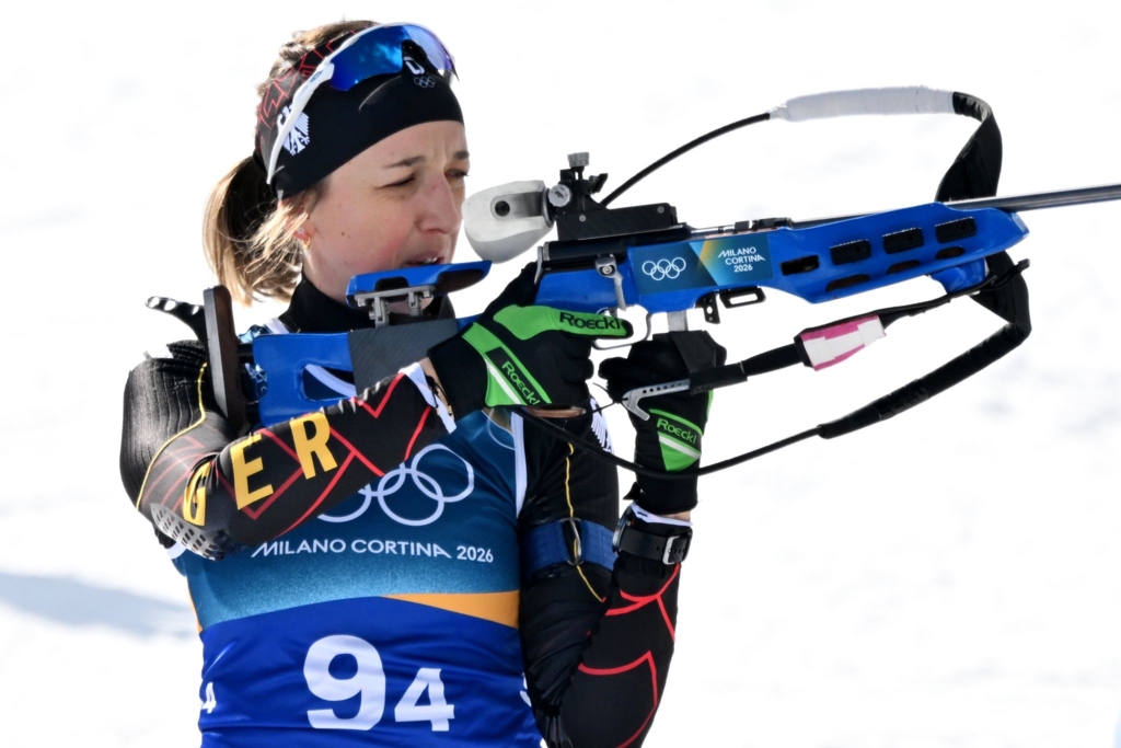 Deutsche-Mixed-Staffel-holt-zum-Biathlon-Start-Bronze