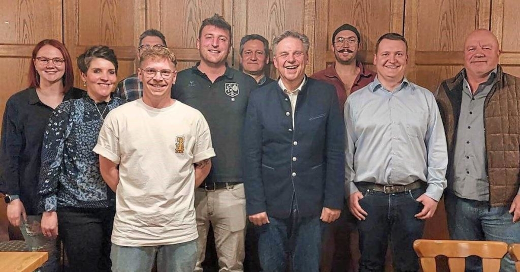 Wechsel auf zwei Führungspositionen - 1