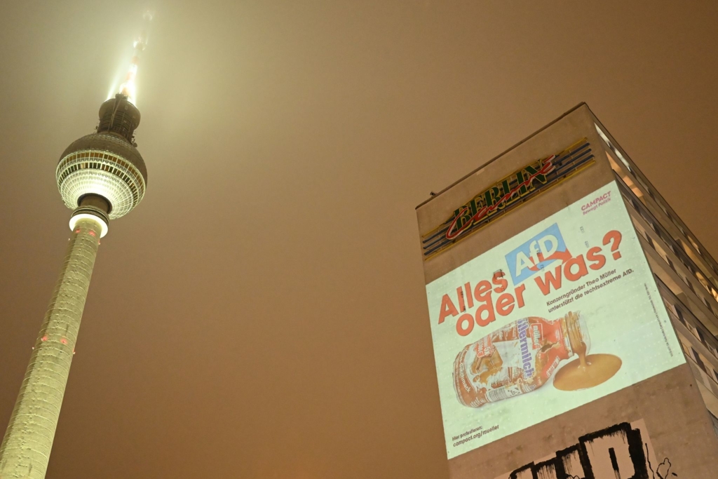 Protest-gegen-Theo-M-ller-wegen-N-he-zu-AfD-Chefin-Weidel