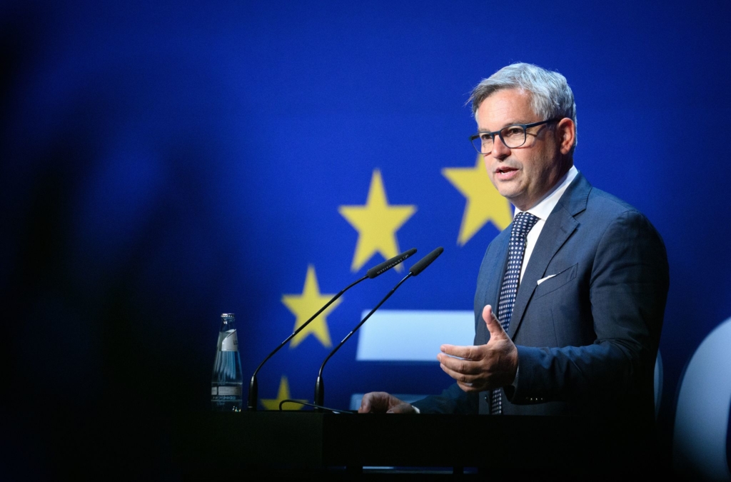 EU-Kommissar-Migrationsdiplomatie-und-Visa-Hebel-nutzen