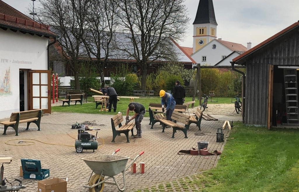 Bürger von Jachenhausen verschönern ihr Dorf