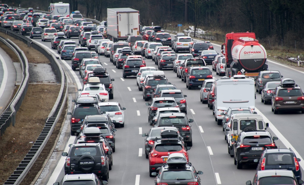 Die-Ferien-beginnen-das-m-ssen-Reisende-in-Bayern-wissen