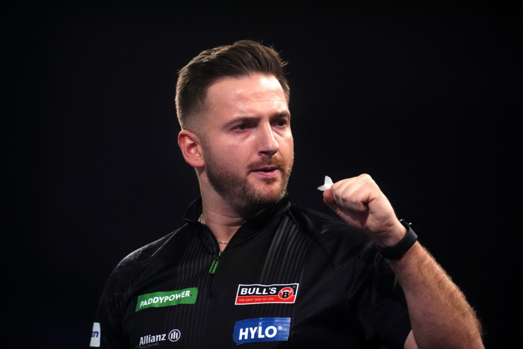 Gro-er-Darts-Coup-Merk-wirft-Ex-Weltmeister-Wright-raus