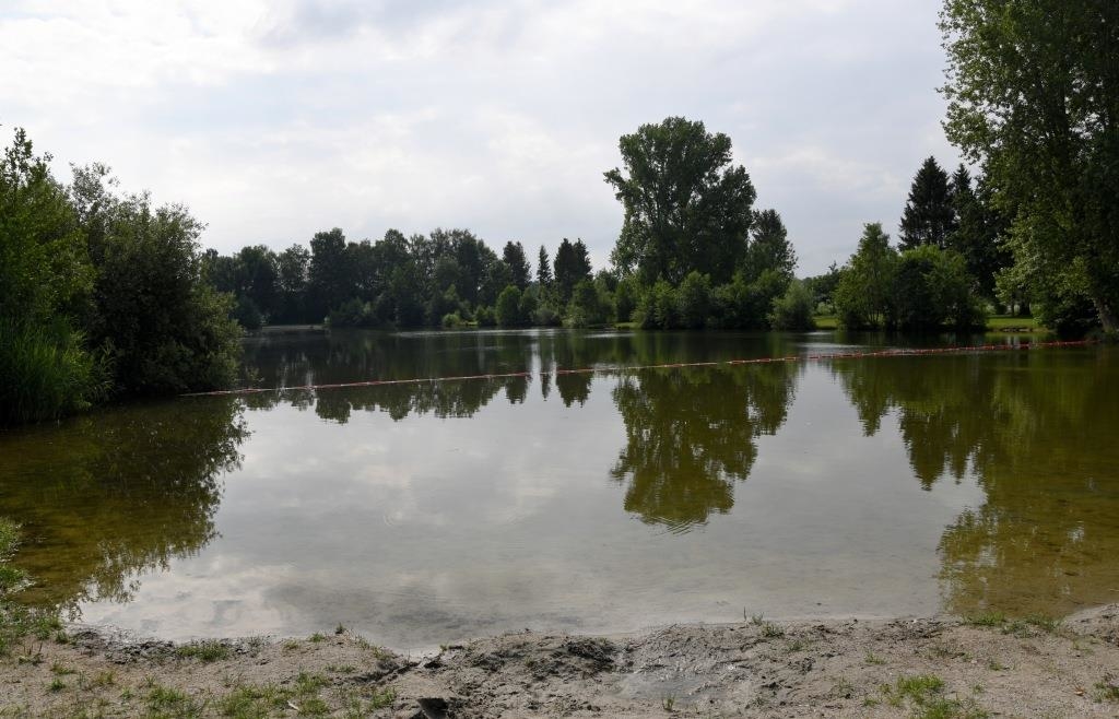 A9 Baarer Weiher Idylle Und Inferno Die Zwillingsgesichter Einer Autobahn Oase