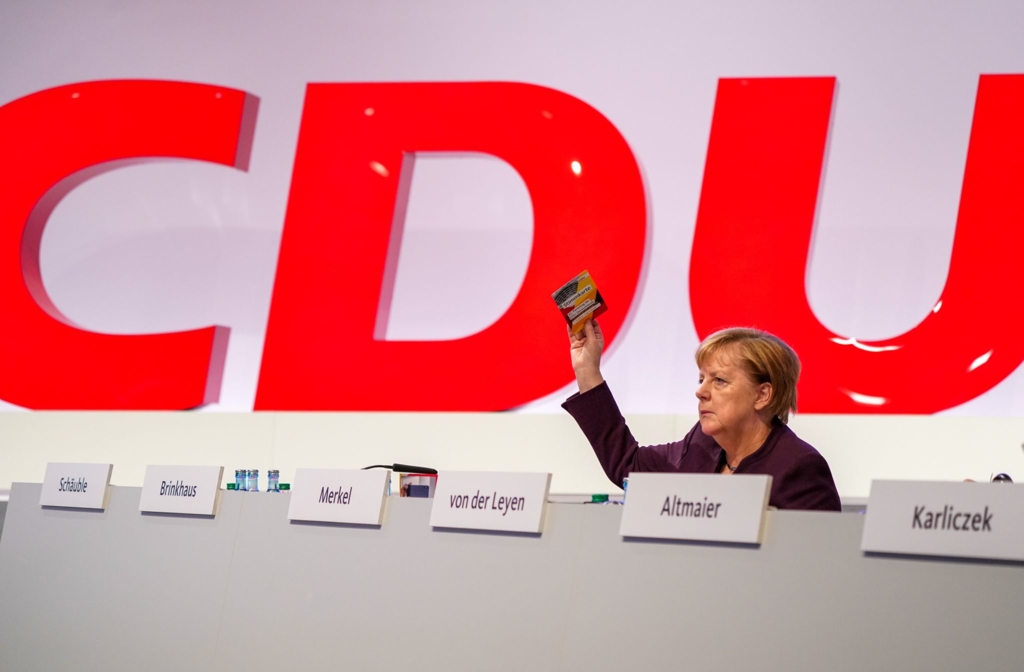 Merkel-erstmals-seit-Kanzlerschaft-bei-einem-CDU-Parteitag