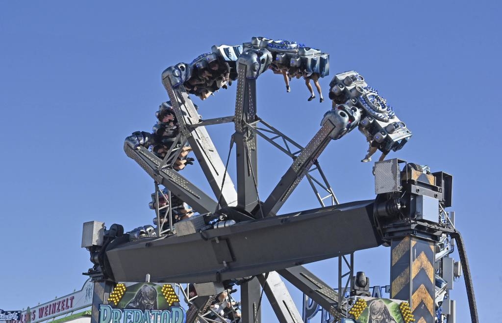 Malfunction at Oktoberfest: Passengers stuck upside down for minutes