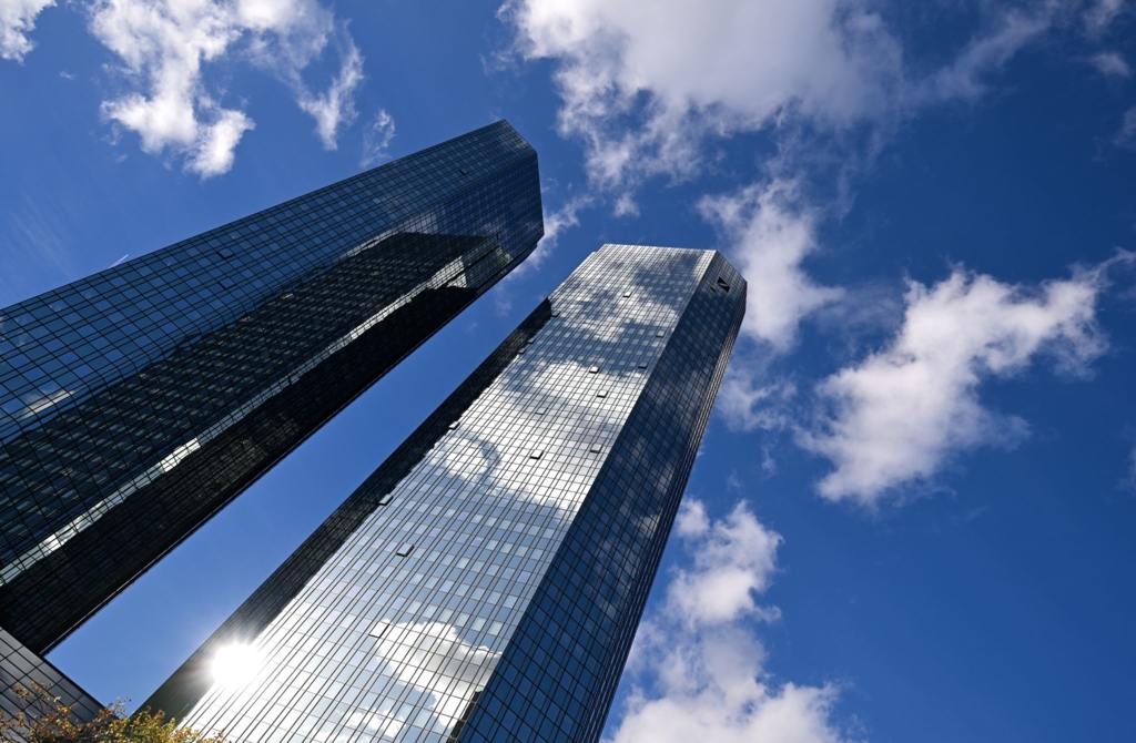 Deutsche-Bank-setzt-auf-KI-und-d-nnt-Filialnetz-weiter-aus