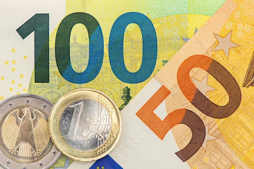 Zum-Jahresende-mit-diesen-Tipps-noch-schnell-Geld-bei-der-Steuer-sparen