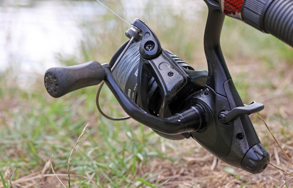 72-year-old falls over his own fishing line and suffers serious facial ...