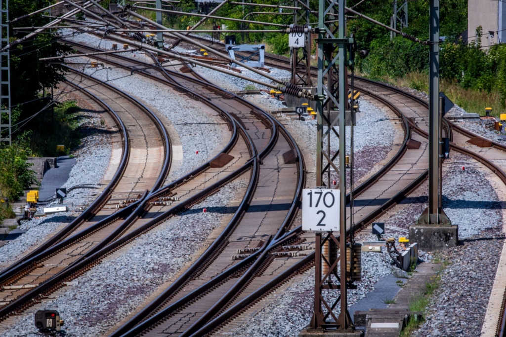 Analyse-Deutschland-legt-bei-Investitionen-in-Schiene-zu