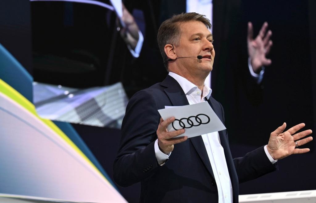Audi Chef Döllner Stellt Sich Gegen Verbrennerverbot Und Kritisiert Aktuelle Diskussion - 1mlq57u
