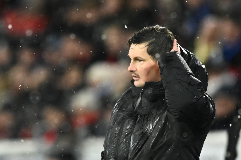 Schiedsrichter-rger-und-n-chster-Platzverweis-HSV-hadert