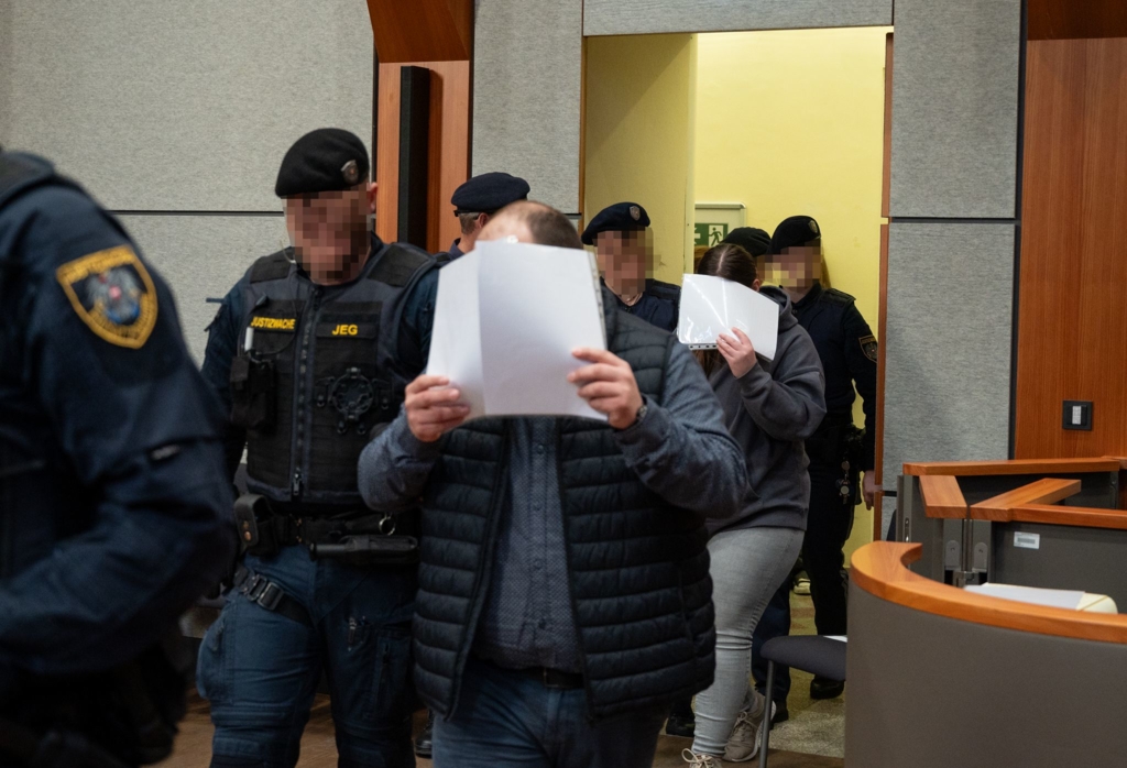 Eltern-lie-en-Dreij-hrigen-verhungern-lebenslange-Haft