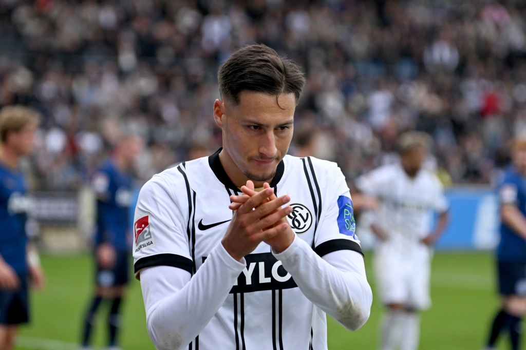 Berichte-Eintracht-Frankfurt-holt-Zweitliga-Shootingstar