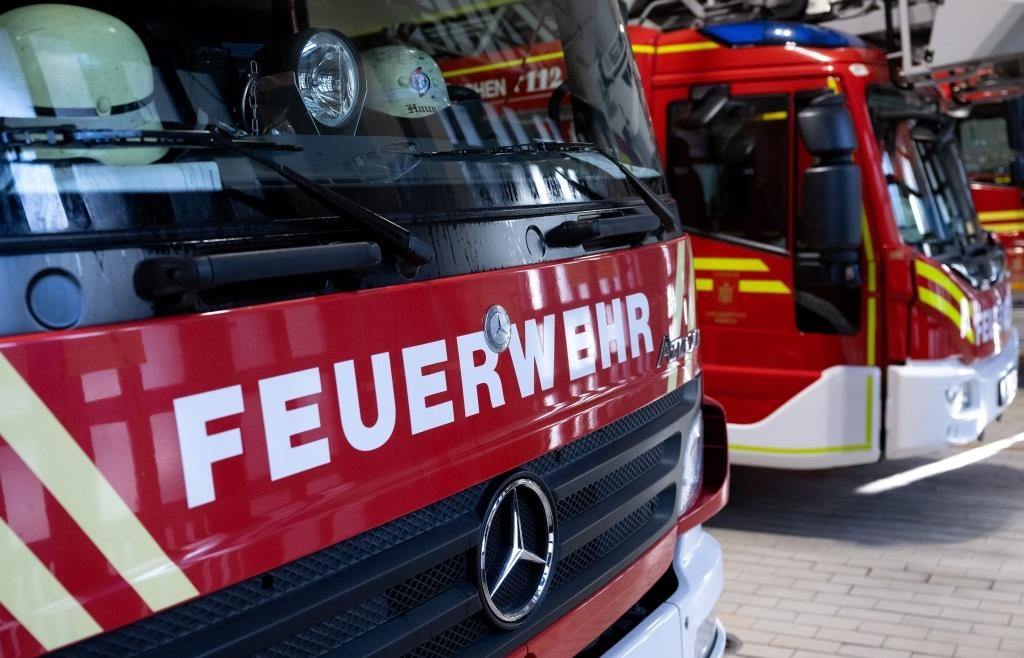 Car completely destroyed by fire on A3 near Beratzhausen - | Highway ...