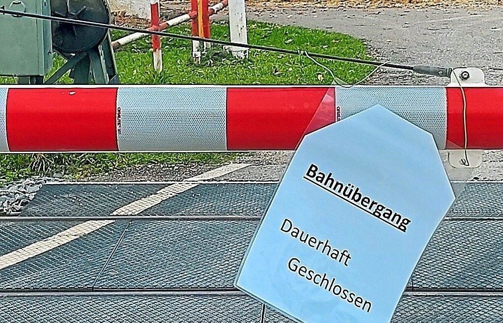 Sie Müssen Wegen Geschlossener Bahnschranken www.donaukurier.de