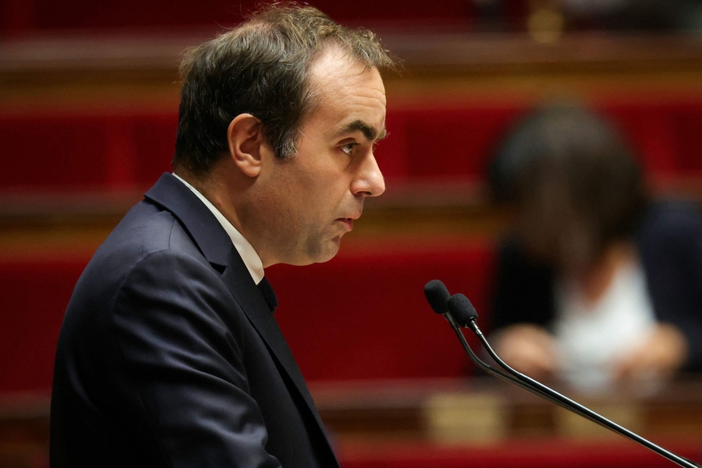 Frankreichs-Etat-beschlossen-Misstrauensvoten-scheitern