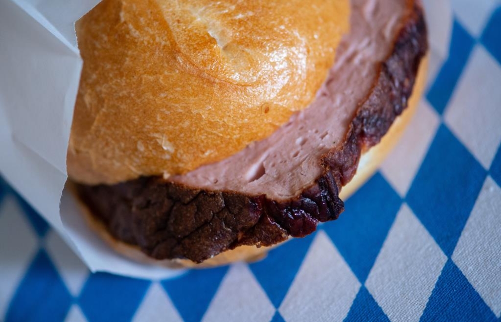 Leberkas-l-st-Feuerwehreinsatz-in-Pfaffenhofener-Seniorenheim-aus