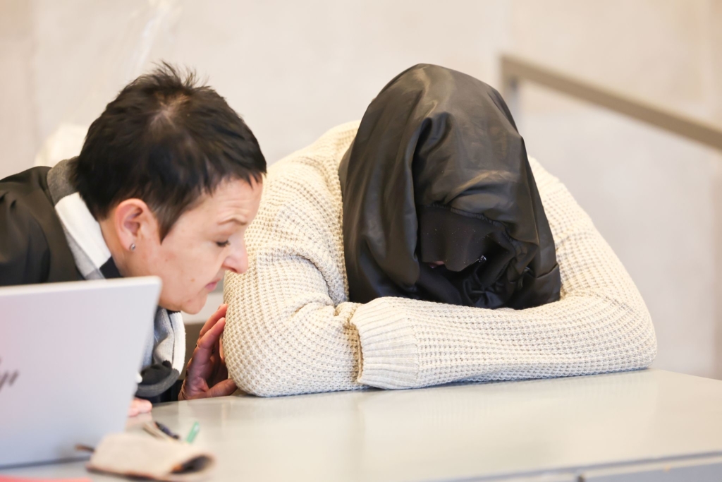 15-J-hriger-am-See-erstochen-Angeklagte-entschuldigt-sich