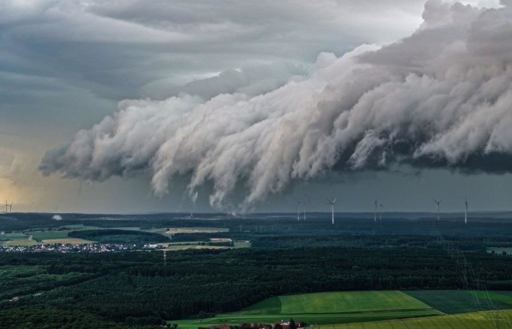 Unwetterwarnung-DWD-sagt-starke-Gewitter-in-Ostbayern-vorher