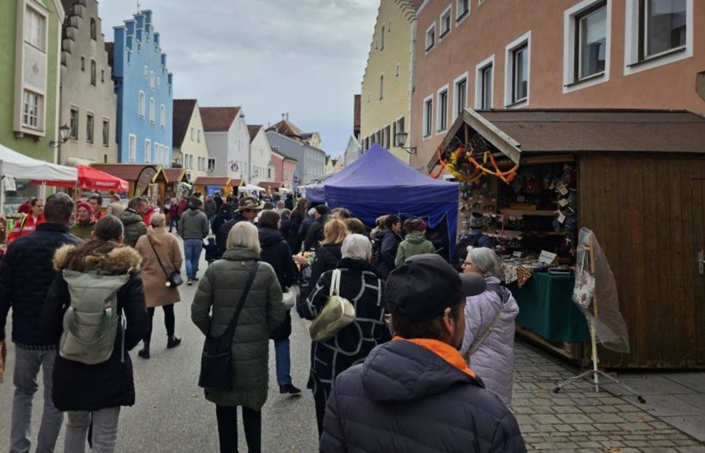 Reckless parking at the onion market in Beilngries: Police issue warnings ...