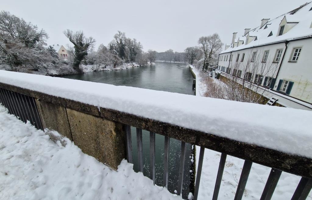 Zahlreiche-Unf-lle-mit-Blechsch-den-im-Raum-Neuburg-Wasserabl-ufe-waren-blockiert