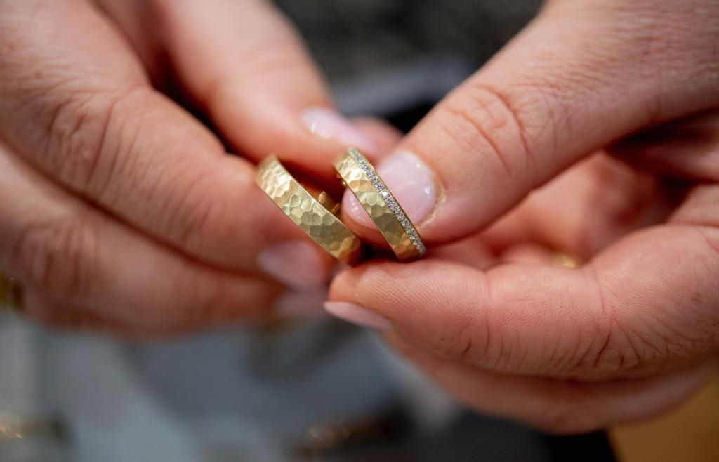 Hochzeit-gerettet-Schneepflug-bringt-B-rgermeister-zur-Trauung-in-Schonungen