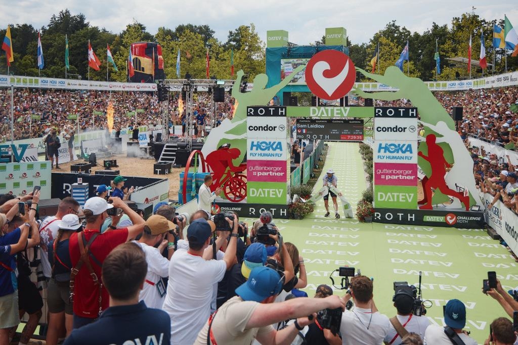 “I’m completely speechless”: Challenge Roth sweeps the “Triathlon Oscars”