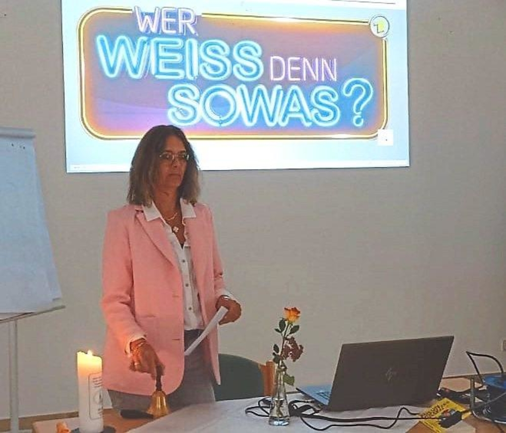 Senioren am Rätseln