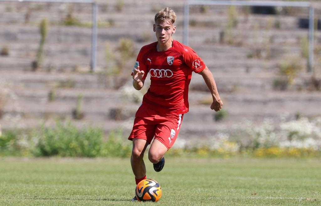 Zweiter Sieg auf fremdem Platz FCINachwuchs bezwingt den KSC Sieben