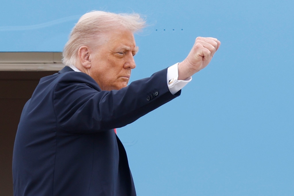 Trump-k-ndigt-Einstufung-von-Antifa-als-Terrorgruppe-an