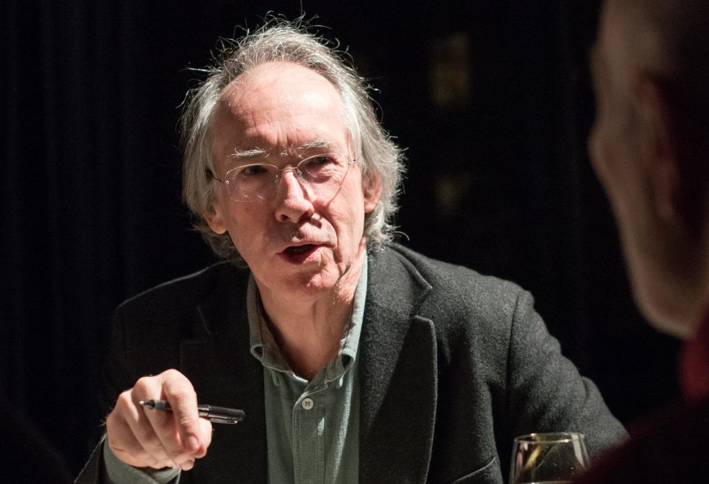 Ian-McEwan-ist-ein-gro-artiger-Roman-gelungen-Was-wir-wissen-k-nnen-