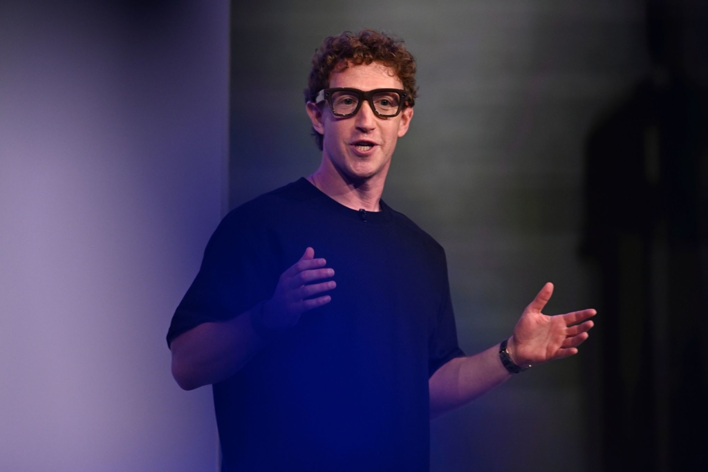 Facebook-Konzern-stellt-Brille-mit-Anzeige-im-Glas-vor
