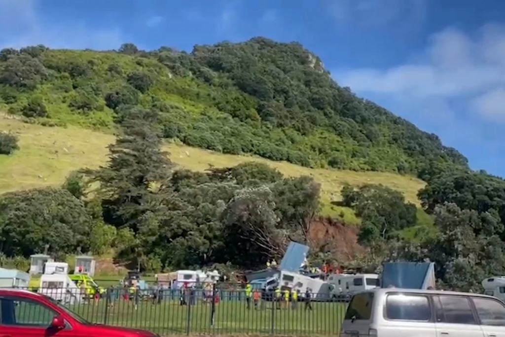 Erdrutsch-auf-Campingplatz-in-Neuseeland-mehrere-Vermisste