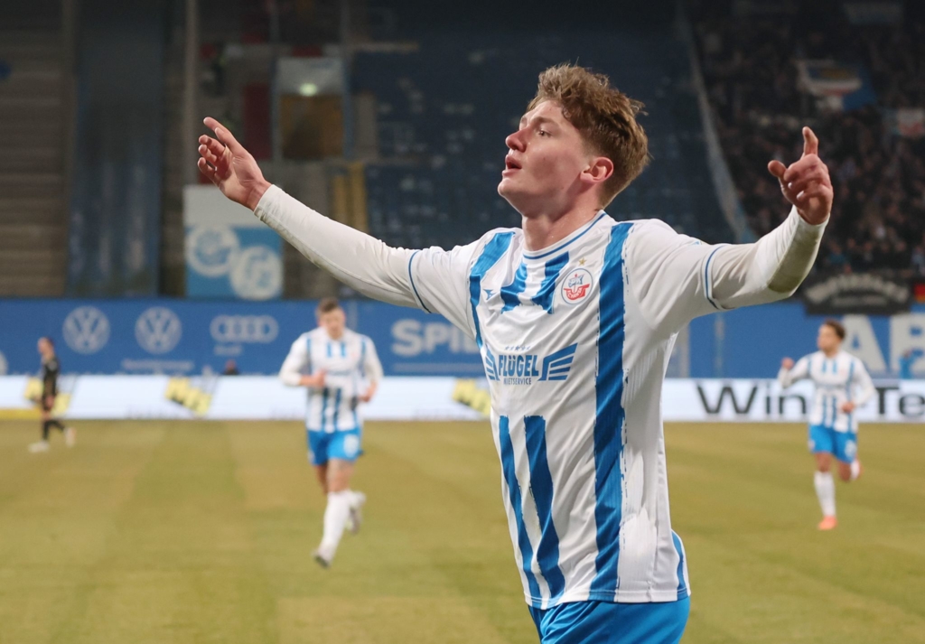 Drittliga-Rekord-Hansa-gibt-St-rmer-Naderi-nach-Glasgow-ab