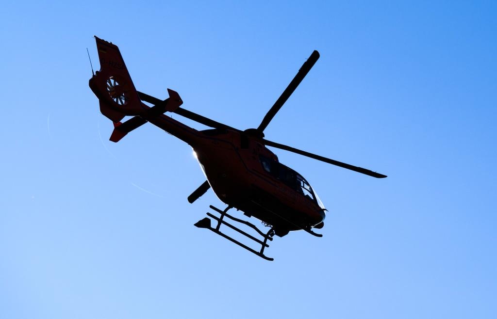 Female motorcyclist crashes on A9 between Allershausen and Pfaffenhofen - ...