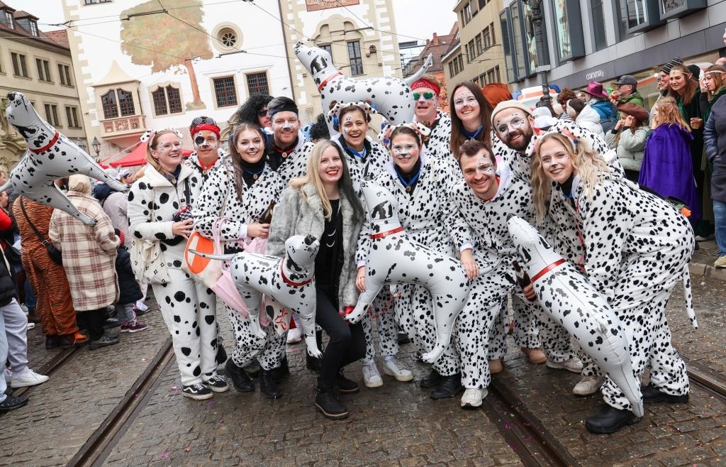 Fasching-2026-Schicken-Sie-uns-ein-Foto-von-Ihrem-Kost-m-