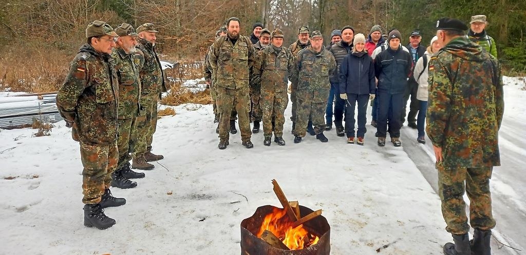 Reservistenkameradschaft-Beilngries-Marsch-bei-Schnee-und-Eis