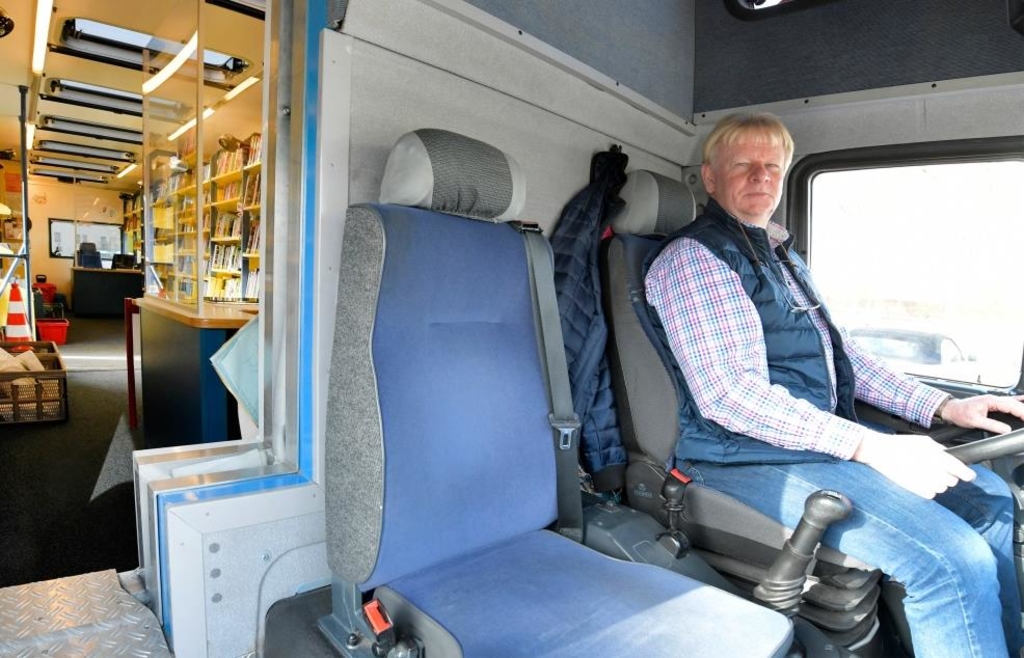 Neuer-B-cherbus-Fahrer-in-Ingolstadt-Steven-Ki-linger-l-st-Michael-Amann-ab