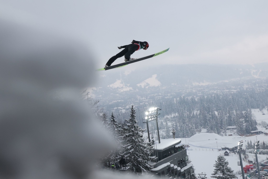 Skispringer-Geiger-und-Paschke-im-Super-Team-chancenlos