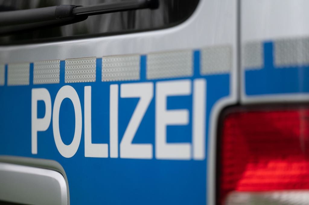 51Jähriger trinkt im Meringer Lidl Alkohol und zahlt nicht dann will