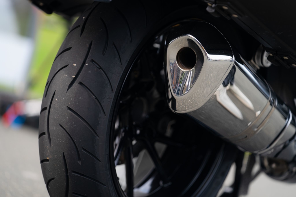 Motorradfahrer-greift-aus-Eifersucht-ein-Paar-in-Coburg-an