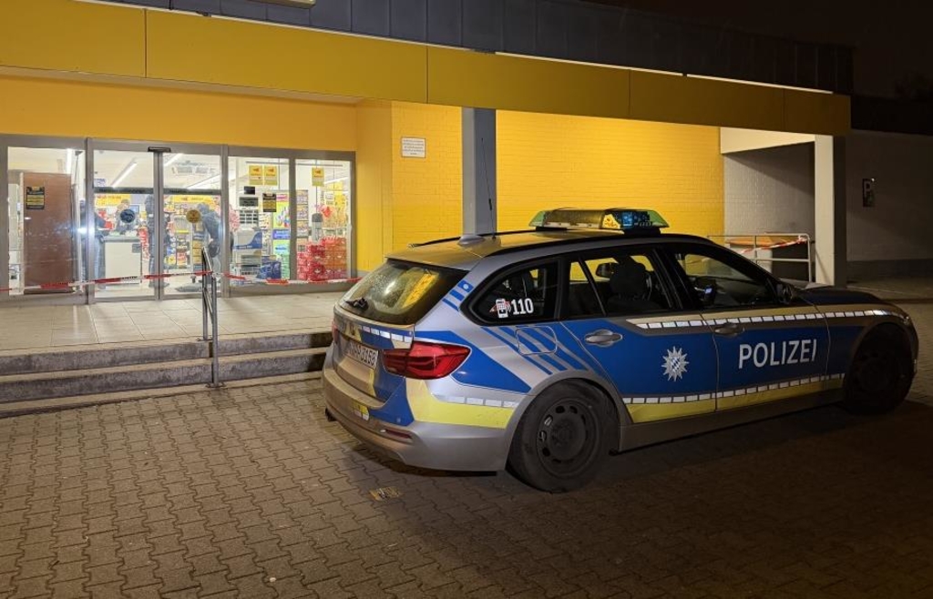Bewaffneter-berfall-auf-einen-N-rnberger-Supermarkt-T-ter-auf-der-Flucht