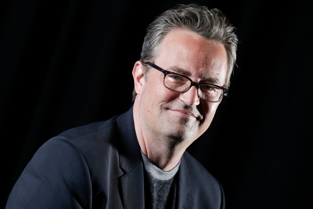 Nach-Tod-von-Matthew-Perry-Arzt-zu-Hausarrest-verurteilt