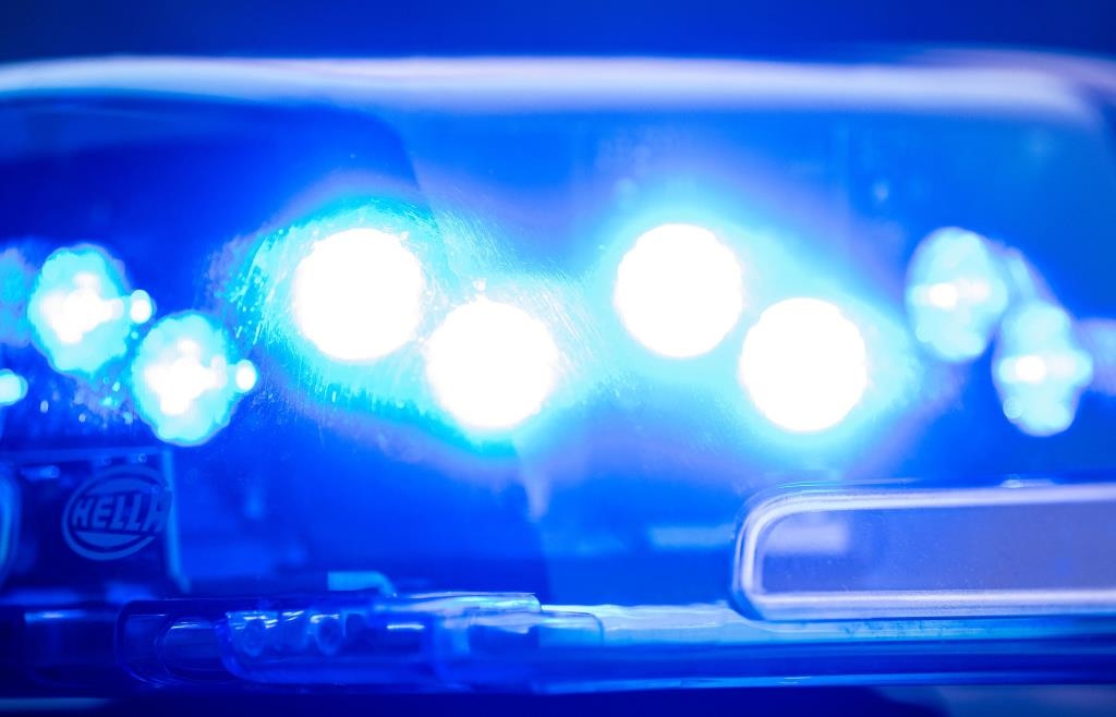 Mit-dem-Auto-ber-den-Sportplatz-des-SV-Denkendorf-gebrettert-500-Euro-Schaden