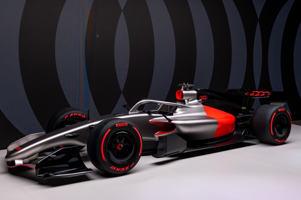 Audi-stellt-Formel-1-Rennlackierung-in-Berlin-vor