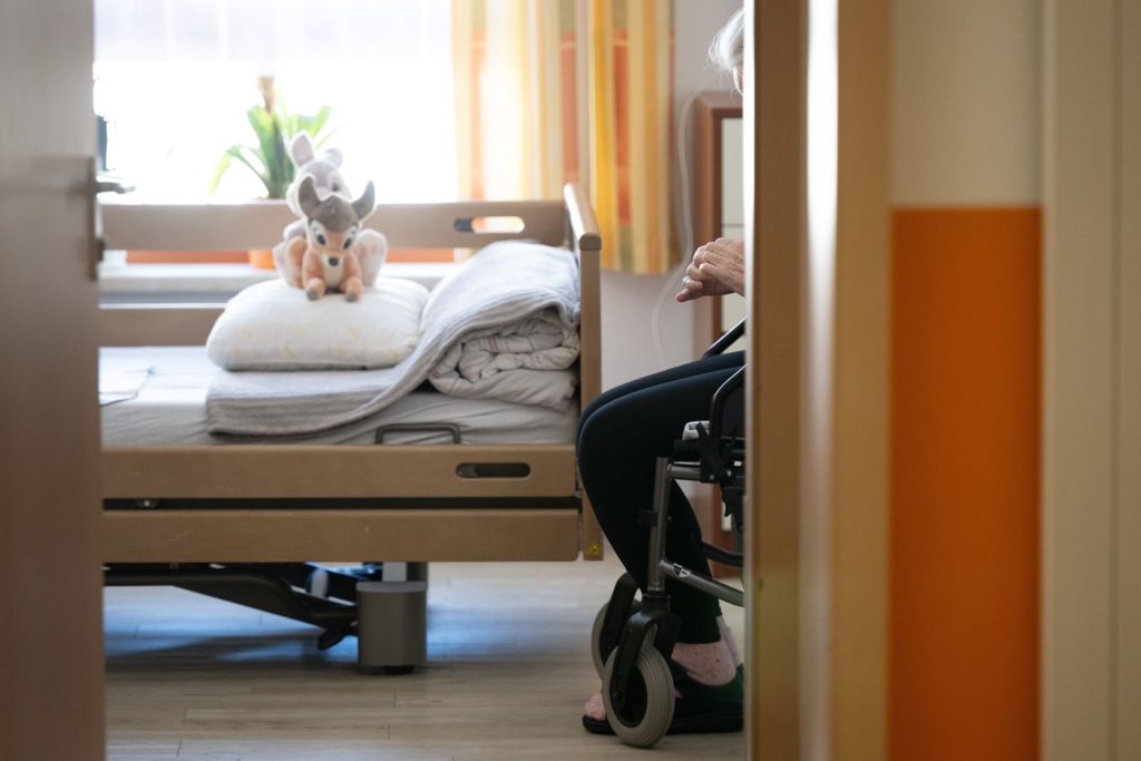 Pflegeheimpl-tze-in-Bayern-werden-immer-teurer