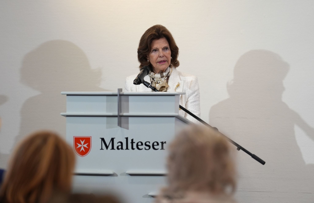 Schwedische-K-nigin-besucht-nach-ihr-benannte-Klinikstation